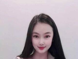 Erotinis vaizdo pokalbis Mandy-HuoWu