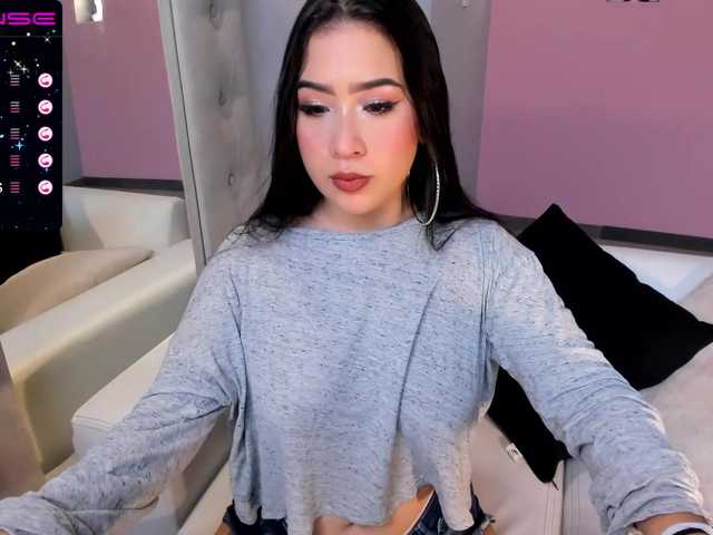Nuotraukos ManuelaFranco Help me unwrap the gifts I got hidden between my legs for you! | Squirt @ goal | Lovesense full control 300tkns ▲@pvtOpen 134