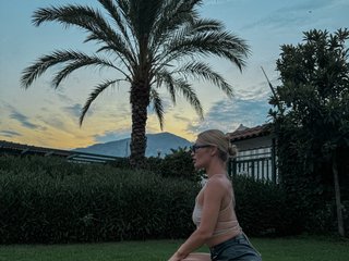 Erotinis vaizdo pokalbis Manymoney1