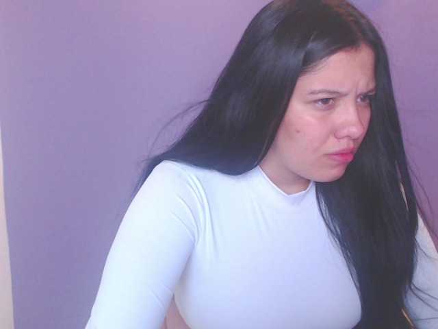 Nuotraukos maria-xiomara kisses and play with tongue [20 tokens left] #bigboobs #new #latinas #20 #teen #ass