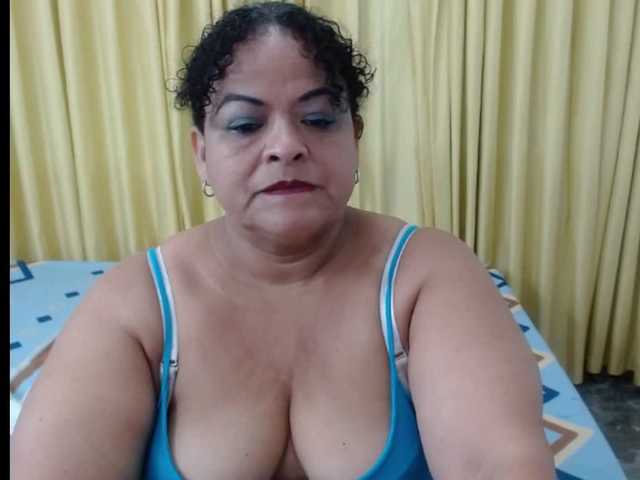 Nuotraukos mariana1384 show boobs/ass/pussy/private