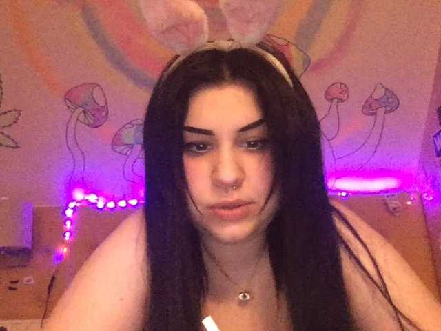 Nuotraukos MarianaWillss Help me to get 500 tokens babes:*