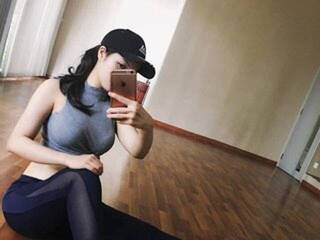 Erotinis vaizdo pokalbis marthAsian