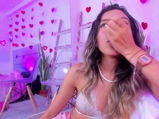 Nuotraukos Martina-Magni ⭐️welcome in my little world) ready for full nakedf show? ⭐️ GET NAKED AT GOAL @remain