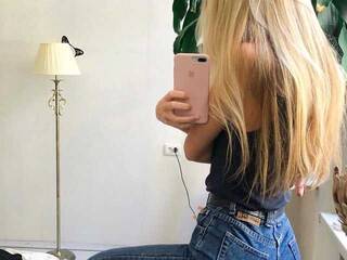 Erotinis vaizdo pokalbis MathildeTes