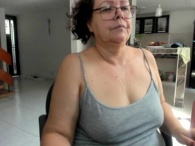 Nuotraukos maturekarime Mature woman hairy and bbw,: tits 30, pussy 35, ass 25, all naked 100, masturbate and cum 120