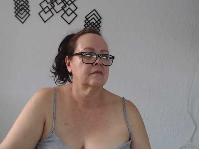 Nuotraukos maturekarime Mature woman hairy and bbw,: tits 30, pussy 35, ass 25, all naked 100, masturbate and cum 120