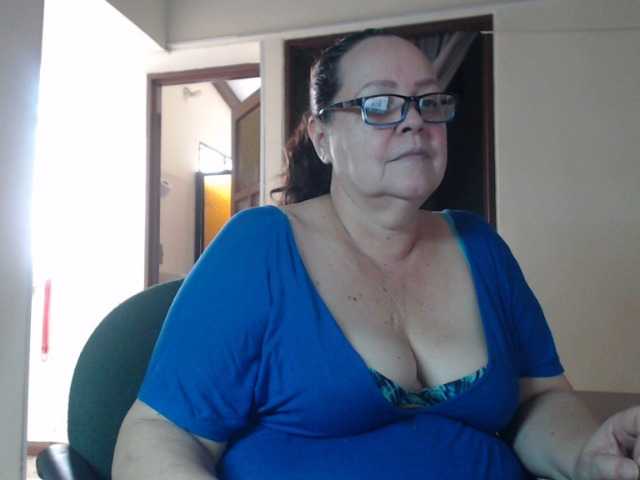 Nuotraukos maturekarime Mature woman hairy and bbw,: tits 30, pussy 35, ass 25, all naked 100, masturbate and cum 120