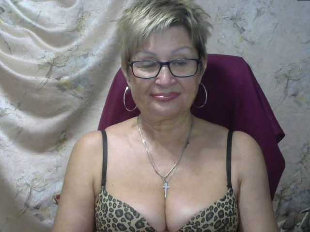 Nuotraukos MatureLissa Who wants to see mature pussy ? pls for @total English and German