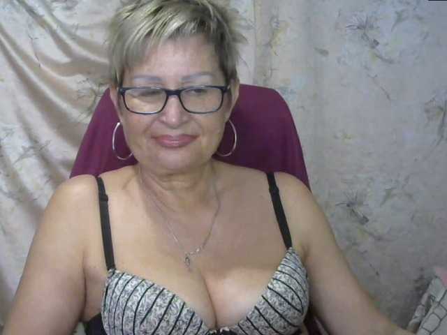 Nuotraukos MatureLissa Who wants to see mature pussy ? pls for @total English and German