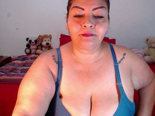 Nuotraukos Maturextgreat #bbw #bigbelly #bigboobs #bigass #grandma #milf #gilf #latina @total 600 @sofar 600 @remain 0