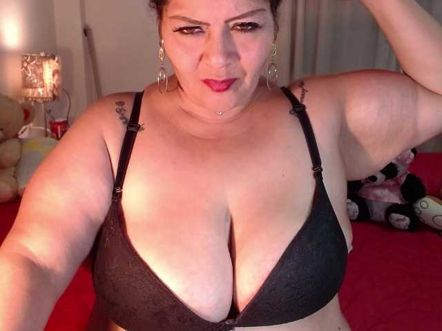 Nuotraukos Maturextgreat #bbw #bigbelly #bigboobs #bigass #grandma #milf #gilf #latina @total 600 @sofar 600 @remain 0