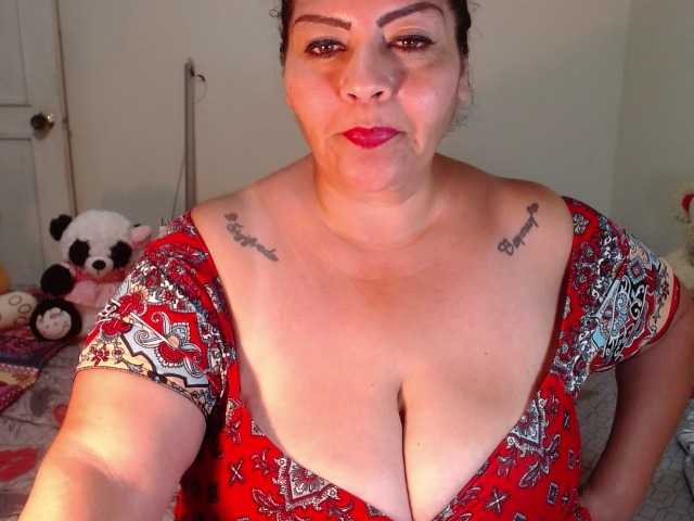 Nuotraukos Maturextgreat #bbw #bigbelly #bigboobs #bigass #grandma #milf #gilf #latina @total 600 @sofar 600 @remain 0