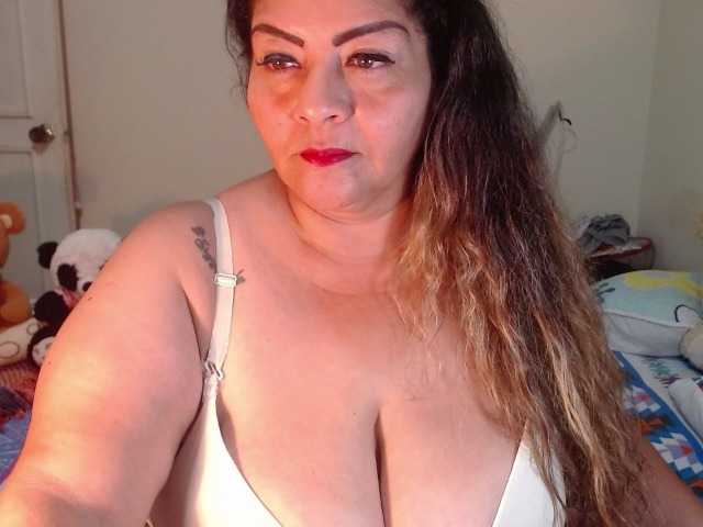 Nuotraukos Maturextgreat #bbw #bigbelly #bigboobs #bigass #grandma #milf #gilf #latina @total 600 @sofar 600 @remain 0