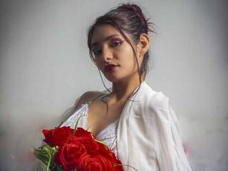 Erotinis vaizdo pokalbis MayBakary