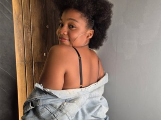 Erotinis vaizdo pokalbis Mazikeen