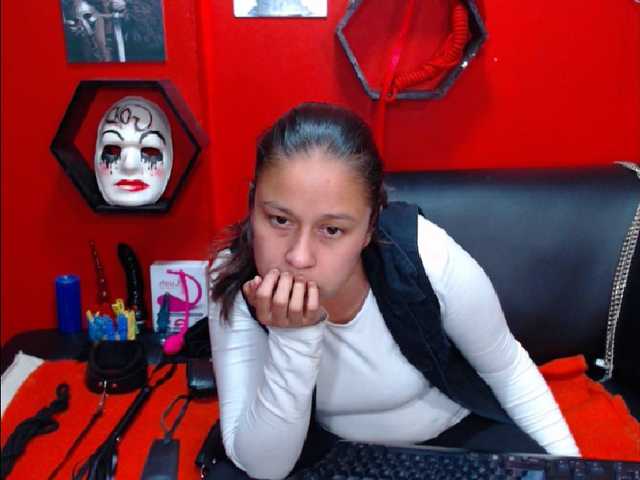 Nuotraukos MEGANDIRTY I'm looking for unlimited slaves, come and play and show me your obedience, I challenge you