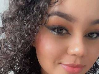 Erotinis vaizdo pokalbis Meghan-Duff