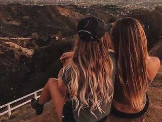 Erotinis vaizdo pokalbis MelanieAndDonna