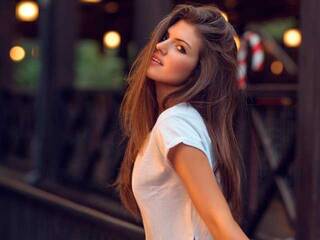 Erotinis vaizdo pokalbis MelodyDean