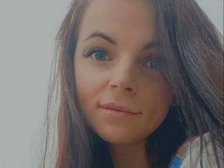 Erotinis vaizdo pokalbis MensonAlice