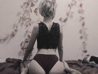 Erotinis vaizdo pokalbis Meow-Jessica