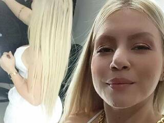 Erotinis vaizdo pokalbis MercyLeon