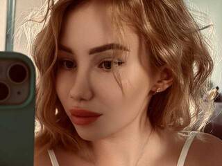 Erotinis vaizdo pokalbis MerriiiRosalee