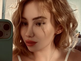 Erotinis vaizdo pokalbis MerriiiRosalee