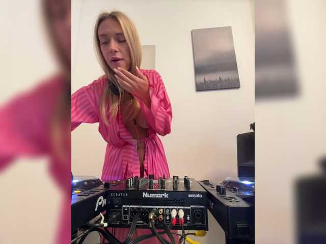 Transliacijos ekrano nuotraukos MerryBaby