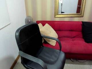 Erotinis vaizdo pokalbis MerryColin