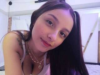 Erotinis vaizdo pokalbis Mia-Brown