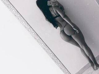 Erotinis vaizdo pokalbis MiaBox