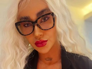 Erotinis vaizdo pokalbis MiaBrunette