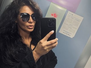 Erotinis vaizdo pokalbis Elvira_Mur