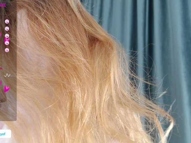 Nuotraukos MiaRed Hi! PVT ON! Tease me with 22446688100!Make me cum with 8001000