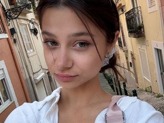 Erotinis vaizdo pokalbis MiaRouxie