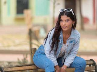 Erotinis vaizdo pokalbis Miaynocolucci