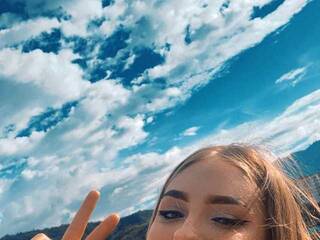 Erotinis vaizdo pokalbis MicaelaSmith