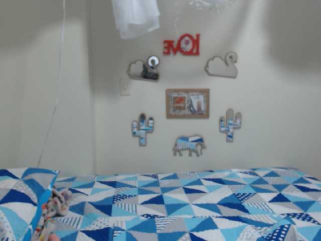 Transliacijos ekrano nuotraukos Michelle-rous