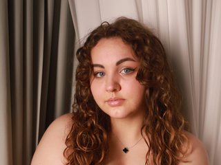 Erotinis vaizdo pokalbis MichellKiss