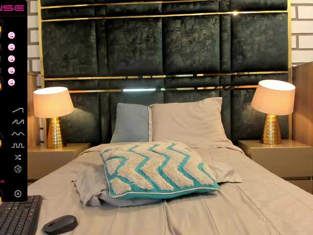 Transliacijos ekrano nuotraukos MiiaJones