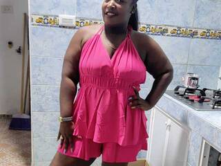 Erotinis vaizdo pokalbis MikaelaTaylor