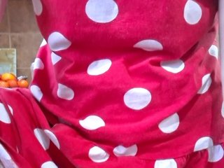 Erotinis vaizdo pokalbis Mikkai