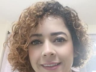 Erotinis vaizdo pokalbis Mila-Moans