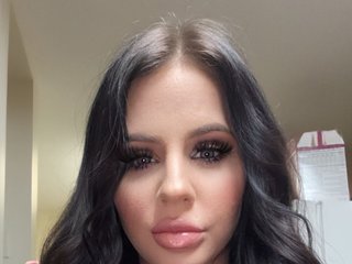 Erotinis vaizdo pokalbis MilaBanks