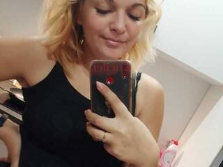 Erotinis vaizdo pokalbis MilayaZaFlow