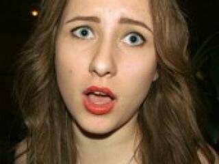 Erotinis vaizdo pokalbis milenaxl