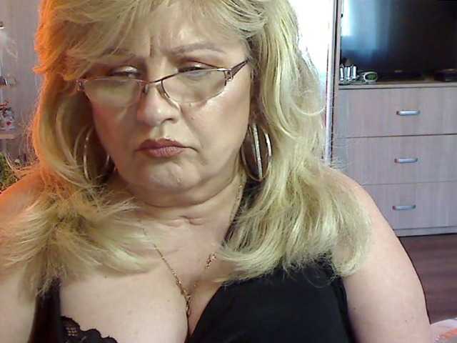 Nuotraukos MilfKarla Hi boys, looking for a hot MILF on a wheelchair..?if you want to make me happy, come to me;)