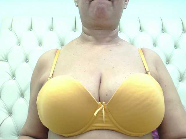 Nuotraukos MilfPleasure1 50 tits .. 100 open pussy im flexible .. 65 anal ... 200 naked and play with toy